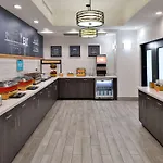 Hampton Inn Kansas City Northeast 